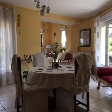 Вилла House Aux Abatilles